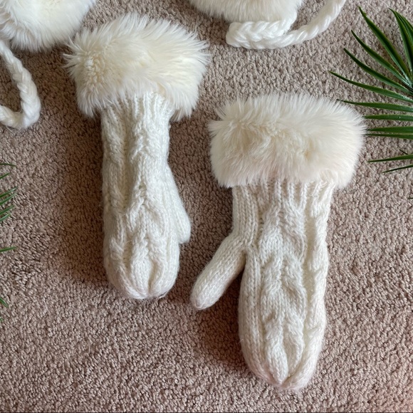 Super Cute Knitted Beanie & Gloves Set - Picture 12 of 12